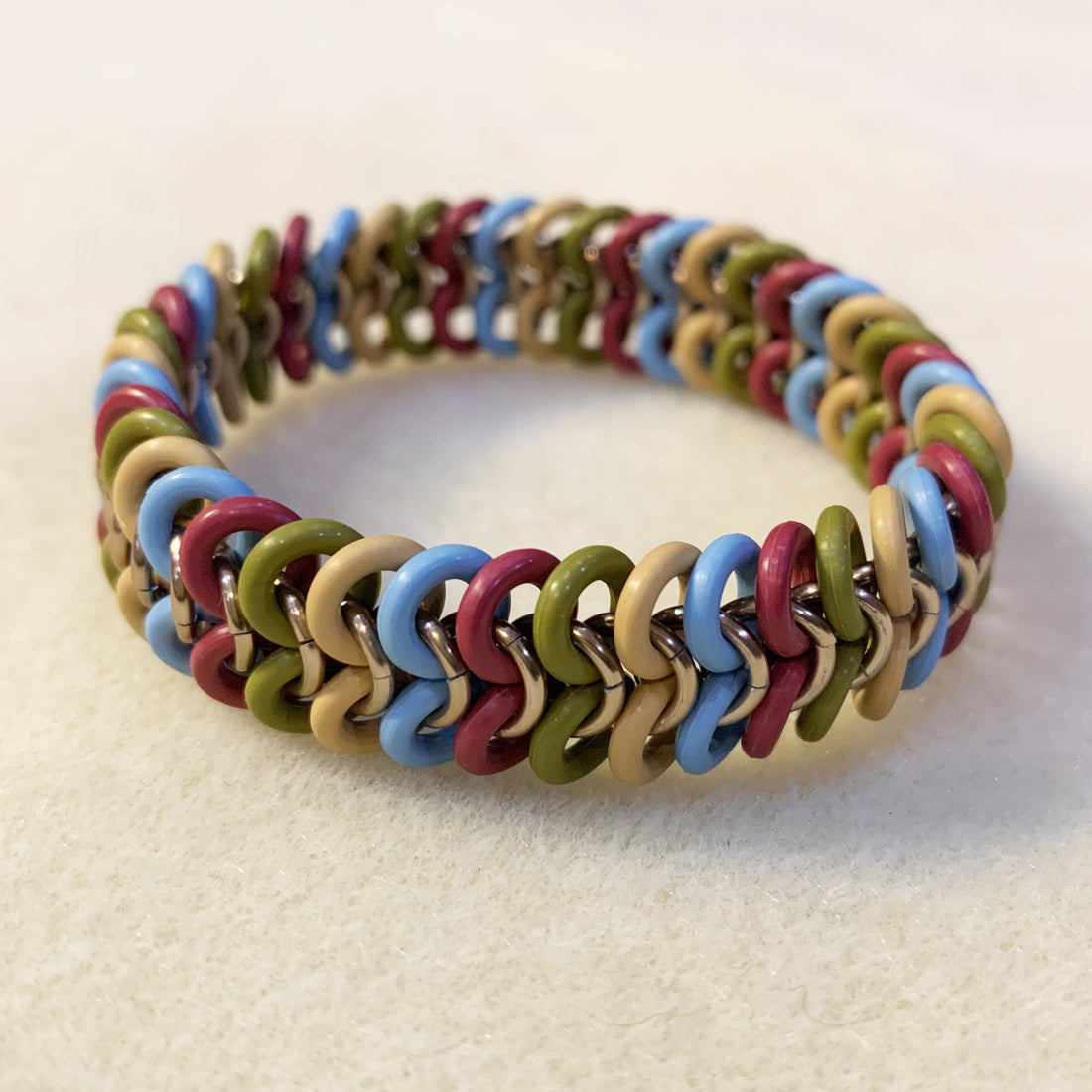 How to make a European 4 in 1 Stretch Bracelet