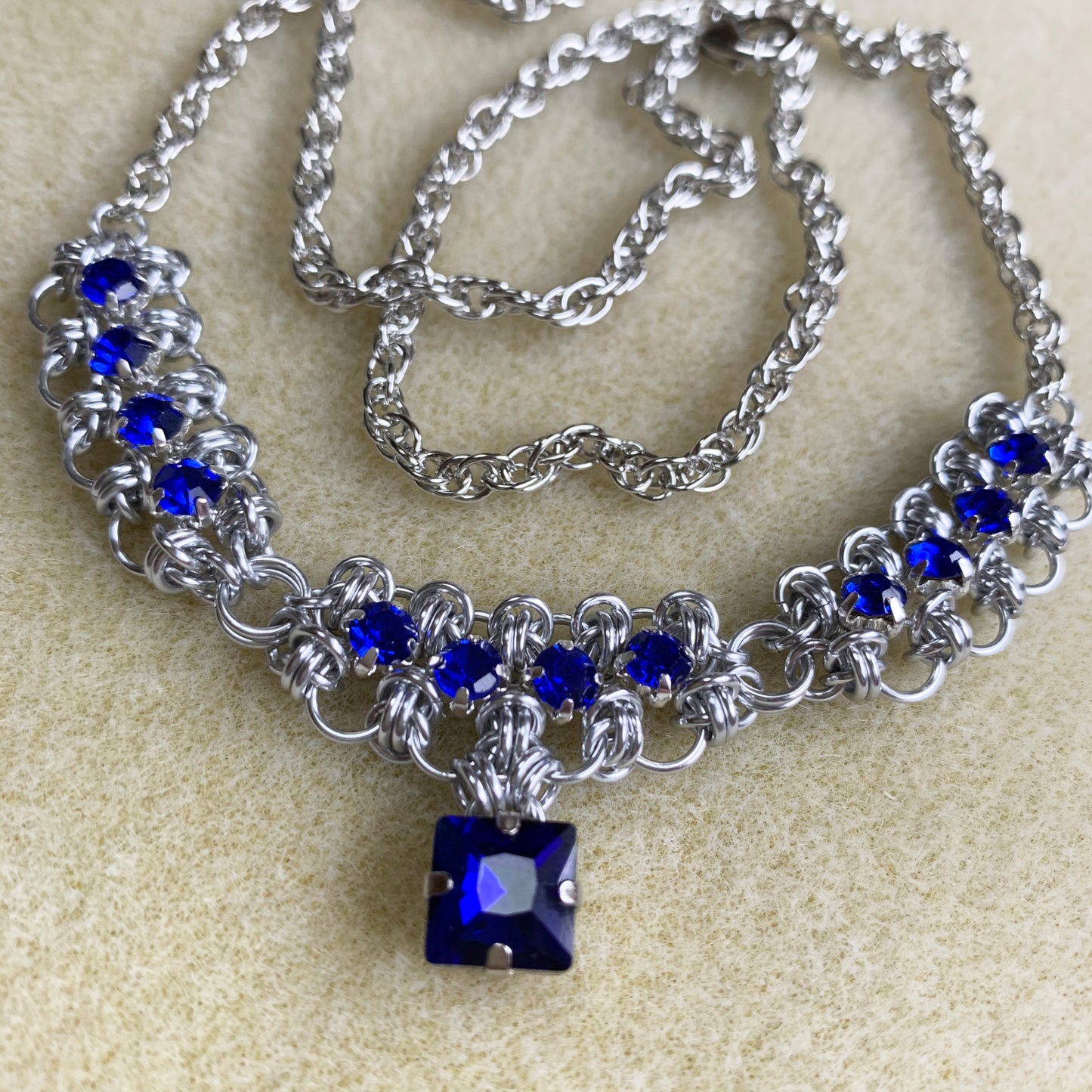 Barrel Weave Scalloped Rhinestone Necklace Kit with Video - Silver & Sapphire